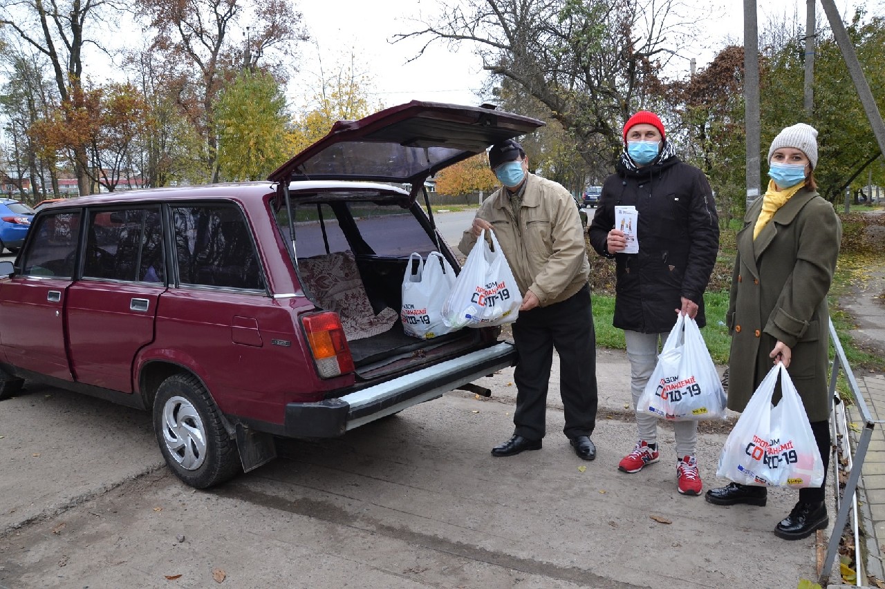Допомога літнім людям під час пандемії COVID-19