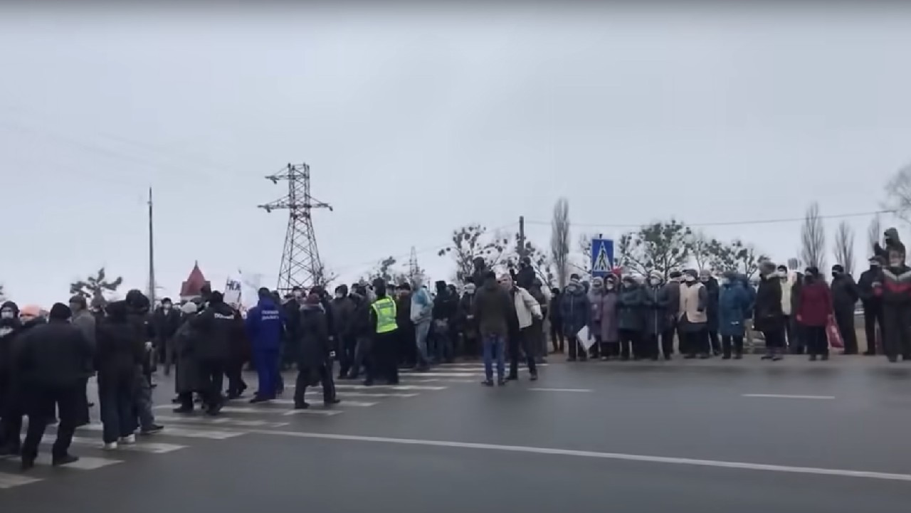Протести тривають