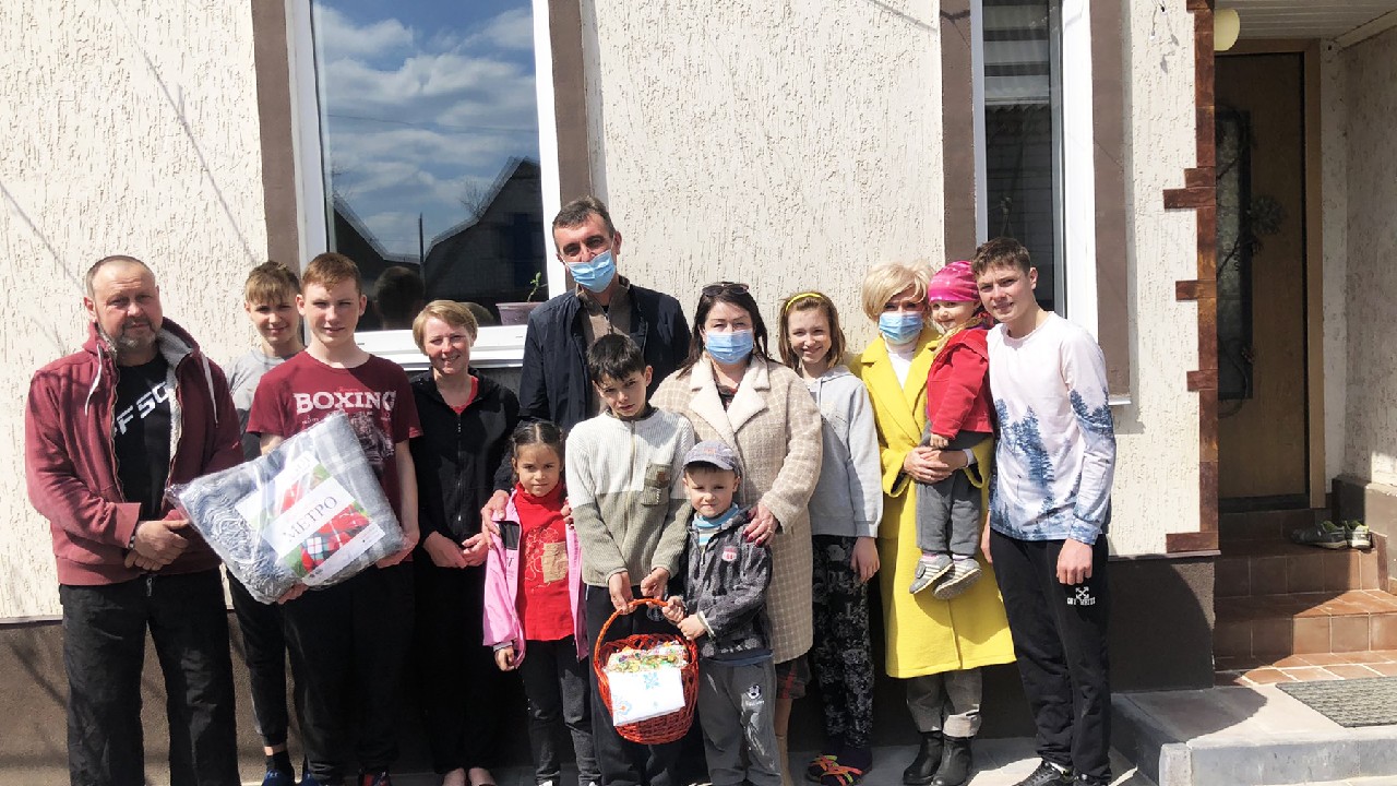 Соціальні служби громади провели традиційну акцію «Великодній кошик»