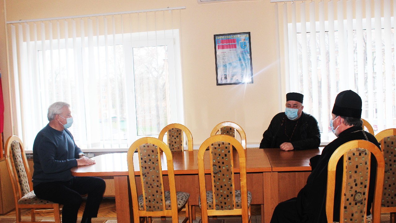 Олександр Грицаєнко зустрівся зі священнослужителями Лубенщини